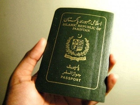 گرین پاسپورٹ عزت پاچکا ہے
